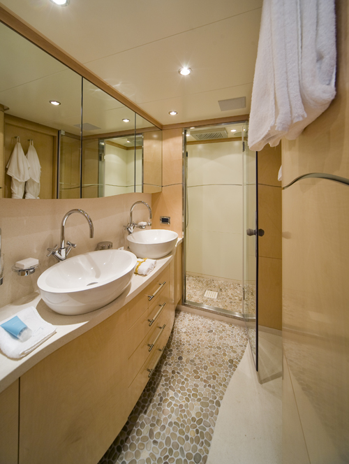 Allestimento area bagno