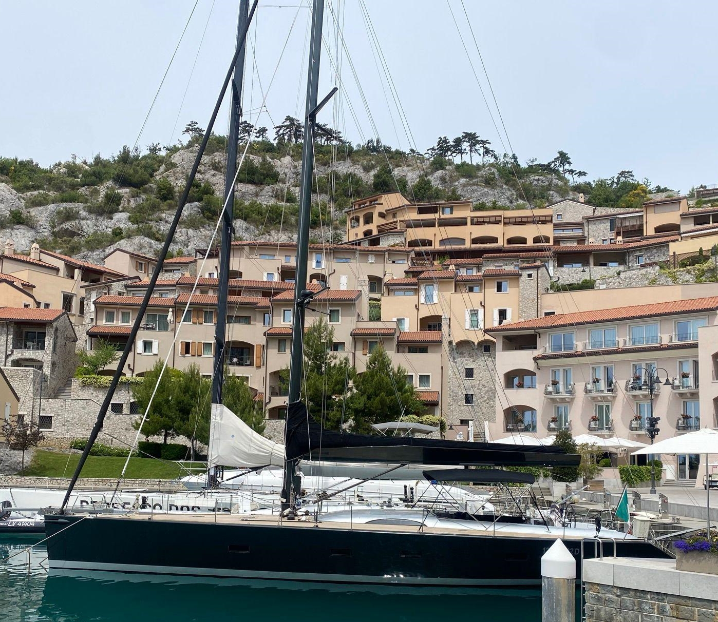 Maxi Dolphin 65 in vendita