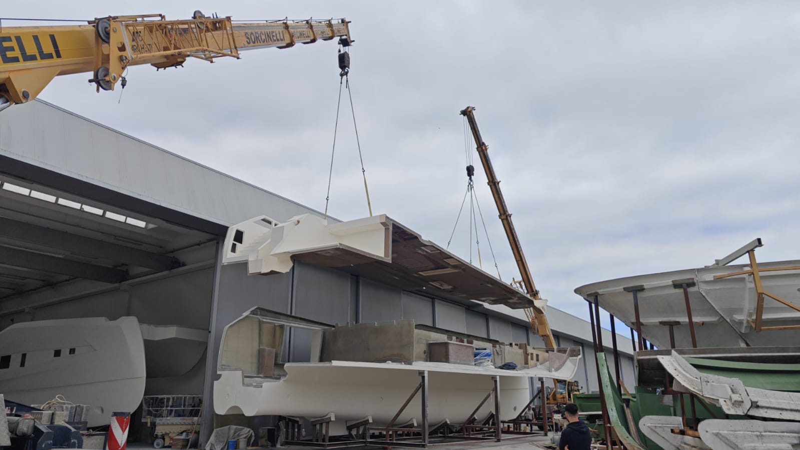 Stampaggio Catamarano a Motore 92 piedi